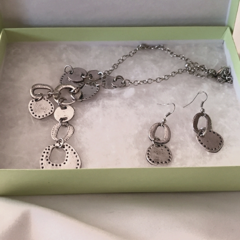 NWOT Necklace and Earring Set